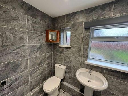 The Square, Grimsby, DN32 - Photo 5