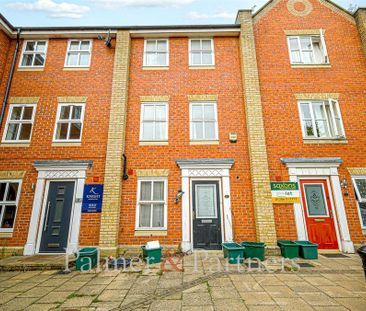 4 bedroom terraced house to rent - Photo 2