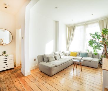 Rosebery Avenue - Photo 3