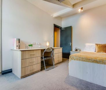 1 bedroom in a house share to rent - Photo 3