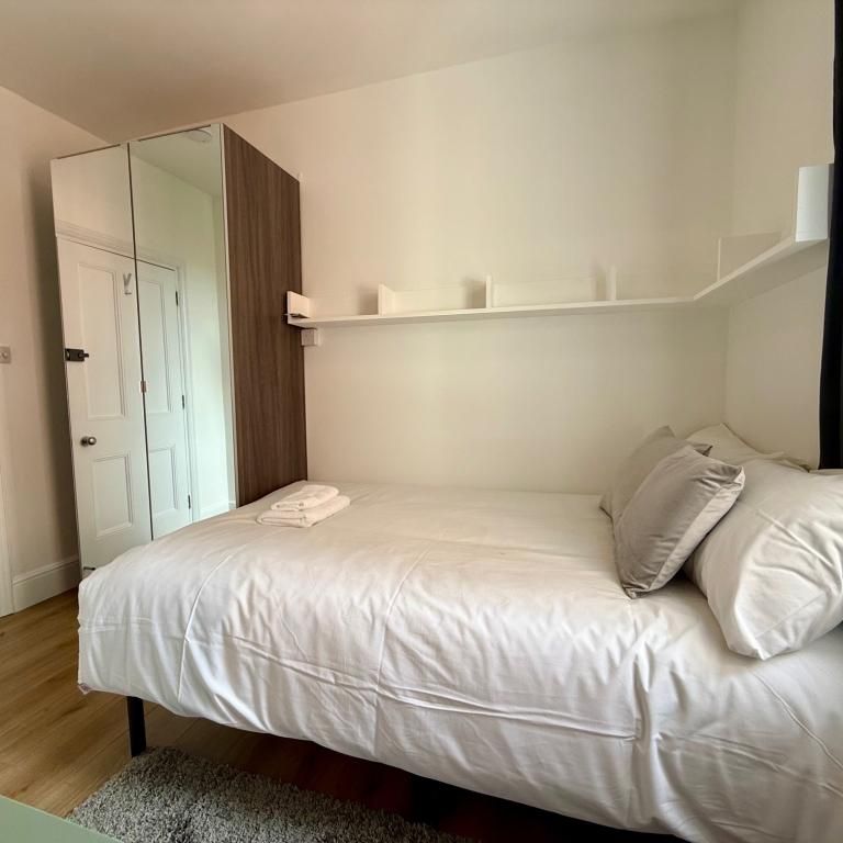 Flat 313 Fulham Palace Road, Fulham W6 9HH - Photo 1
