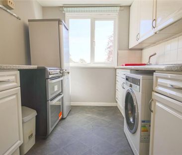 2 bedroom maisonette to rent - Photo 3