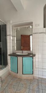 Location Appartement 2 pièces 29m² CARPENTRAS 84200 - Photo 3