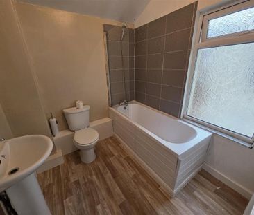2 bedroom terraced house to rent - Photo 2