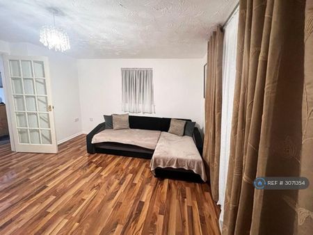 2 bedroom maisonette to rent - Photo 4