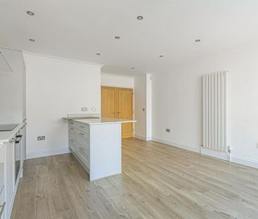 3 bedroom terraced house to rent - Photo 6