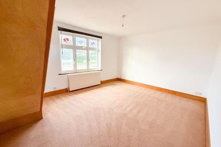 3 bedroom detached bungalow to rent - Photo 4