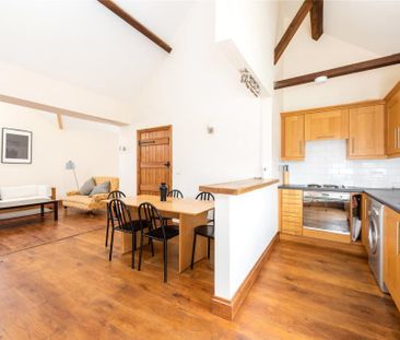 2 bedroom barn conversion to rent - Photo 1