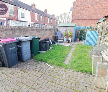 2 bedroom end of terrace house to rent - Photo 5