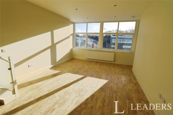 2 bedroom maisonette to rent South Road, Harlow, CM20 - Photo 1