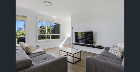 Beachside Bliss: Fully Renovated 2-Bed, 2-Bathroom apartment - Photo 5