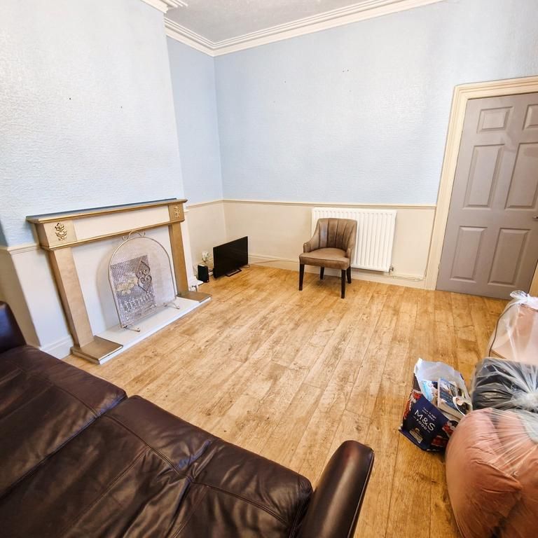 2 bedroom cottage to rent - Photo 1