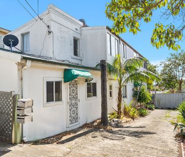 Neat 2-Bedroom Home in Small Complex of 3 - Photo 3