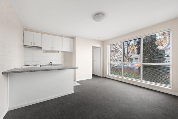 3/120 Rankins Road, Kensington VIC 3031 - Photo 1