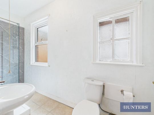 2 bedroom Flat To Let - Photo 1