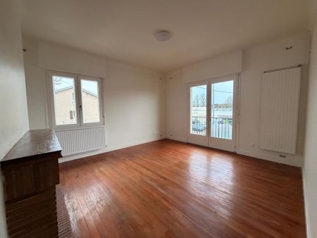 Location Appartement 4 pièces 83m² MONT DE MARSAN 40000 - Photo 2