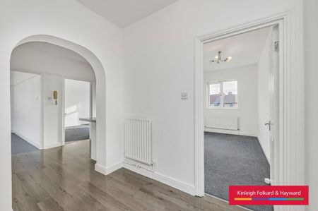 3 bedroom flat to rent - Photo 4