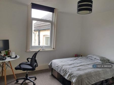 1 bedroom flat to rent - Photo 5