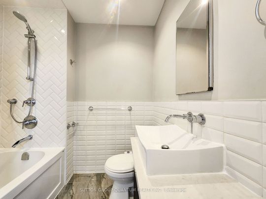 For Lease - 291 RONCESVALLES Avenue Unit# UPPER, Toronto, Ontario - Photo 1