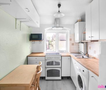 Braund Avenue - Photo 3