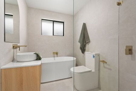 Fully Renovated Family Home - Photo 5