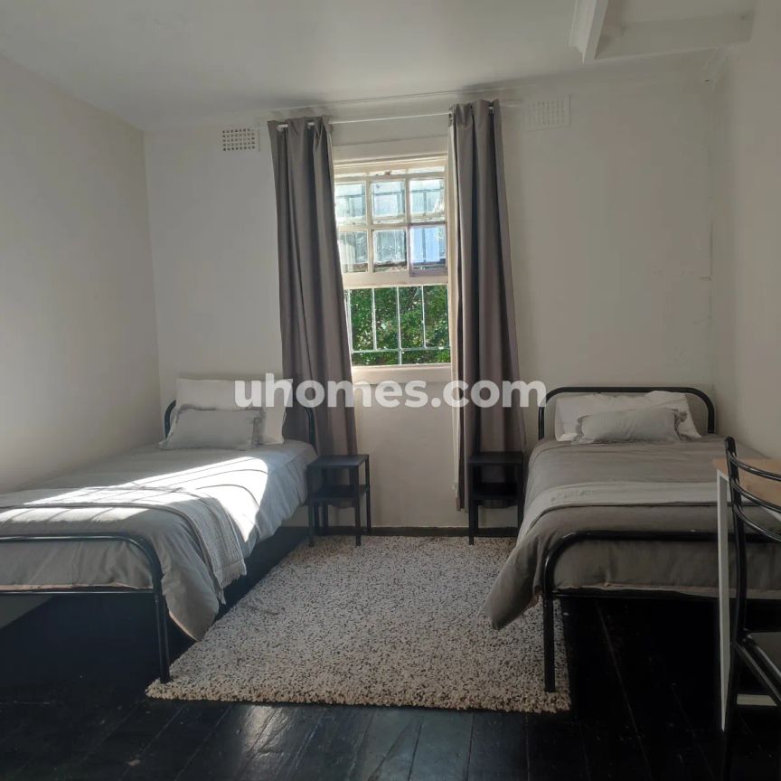 Room 3 #290B - Photo 1