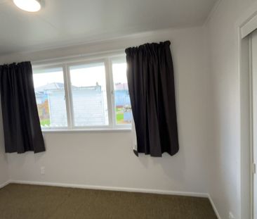 Five-Bedroom Family Home in Otangarei - Photo 2