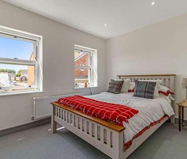 Pavenhill, Purton, Swindon, Wiltshire, SN5 - Photo 1