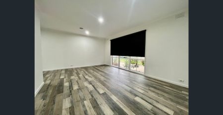 3 Bedroom Home Close to Town - Photo 3