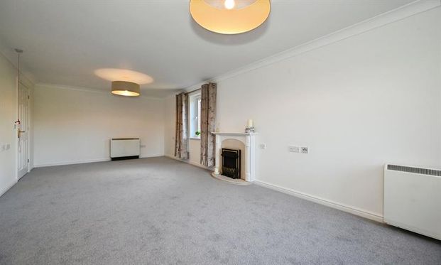 Stevens Court 405-411, Reading Road, RG41 - Photo 1