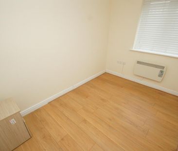 2 bedroom ground floor flat to rent - Photo 3