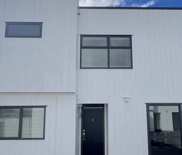 2 Bedroom Townhouse + Spacious Rumpus Room - Photo 5