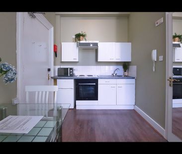 Bedsit, Hogarth Road, SW5 - Photo 6