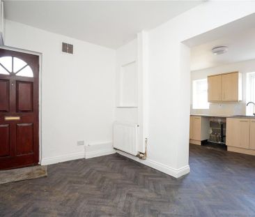 3 bedroom end of terrace house to rent - Photo 5