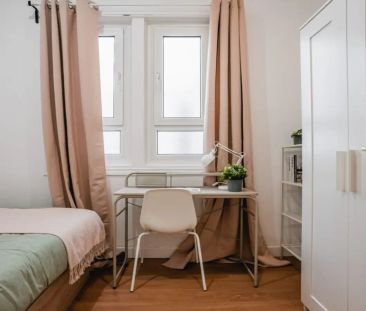 Room in a shared 9-bedroom apartment for rent in Argüelles - Foto 6