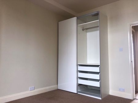 1 Bed Flat, Bedford Square, BN1 - Photo 4