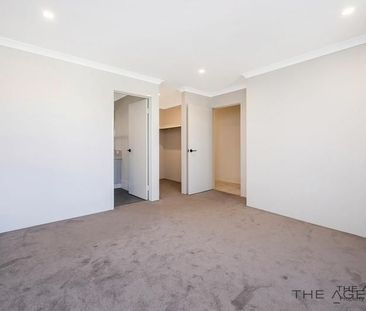 Welcome to Your Dream Home in Lakelands! - Photo 5