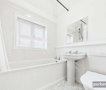 Tamarisk Avenue, Reading, Berkshire, RG2 - Photo 1