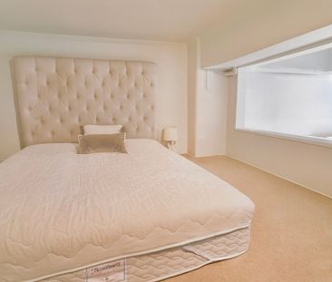 1 Bedroom on Queen St - Photo 3