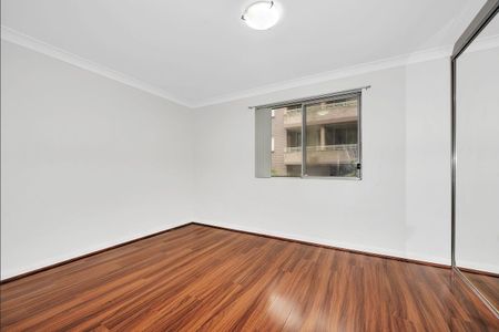 Spacious & Renovated Two Level Apartment - Photo 2