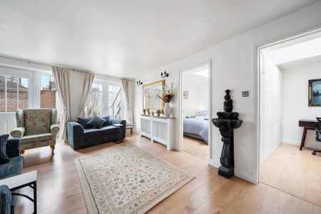 3 Bed Detached House, Agincourt Road, NW3 - Photo 2