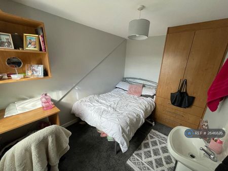6 bedroom terraced house to rent - Photo 4