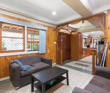 9 Beanga Street, Greenslopes QLD 4120 - House For Rent | Domain - Photo 1