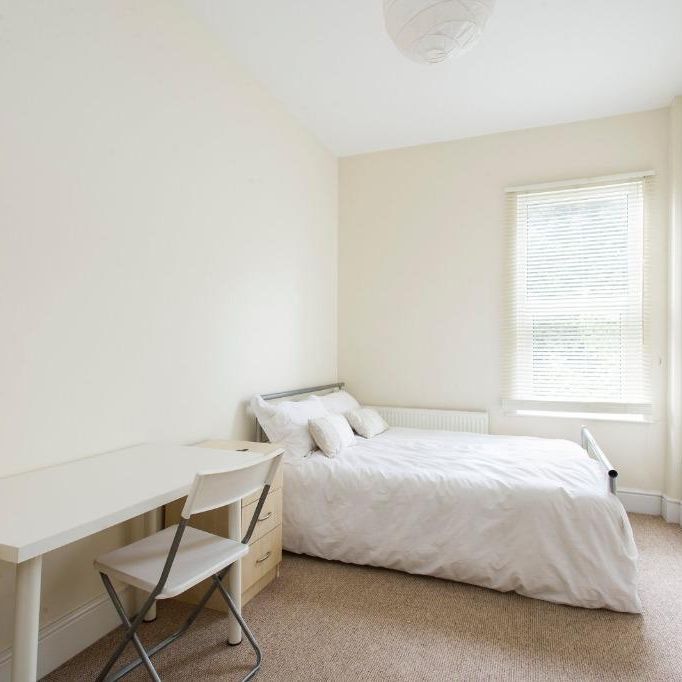 8 bedroom townhouse to rent - Photo 1