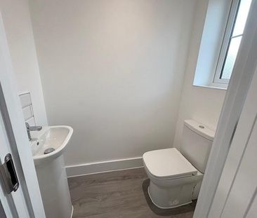 2 bedroom semi-detached house to rent - Photo 4