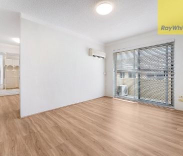 Stylish 2-Bedroom Apartment with Lock-Up Garage in Prime Parramatta... - Photo 2