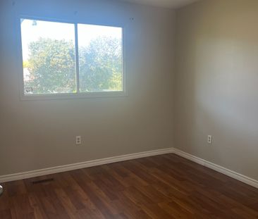 For Lease - 18 Junewood Crescent, Brampton, Ontario - Photo 5