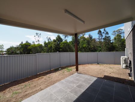 1 Kirrama Ct, Mango Hill QLD 4509 - Townhouse For Rent - $630 | Domain - Photo 4