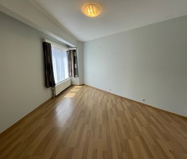 Appartement met twee slaapkamers op wandelafstand van de grote mark... - Photo 2
