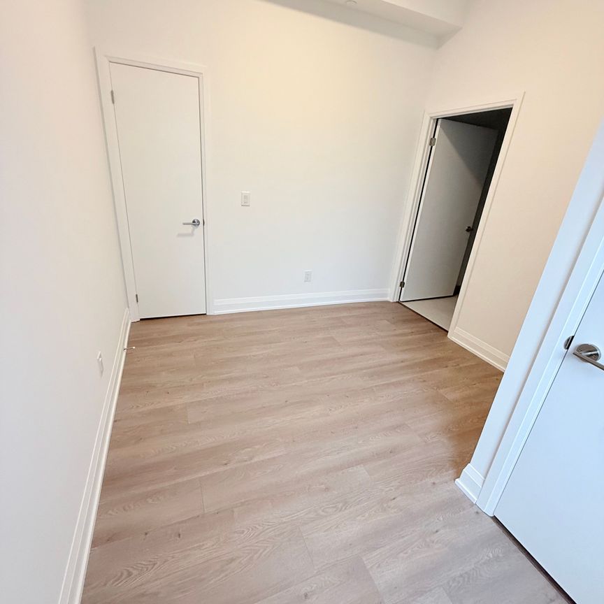 For Lease - 3250 Carding Mill Trail Unit# 507, Oakville, Ontario - Photo 1